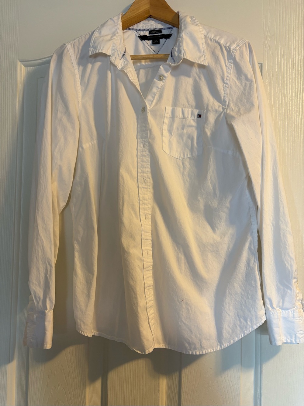 Tommy Hilfiger Women’s White Long-Sleeve Button-Up Shirt